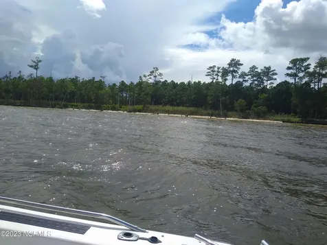 228 Hopkins Seafood Road Belhaven NC 27810