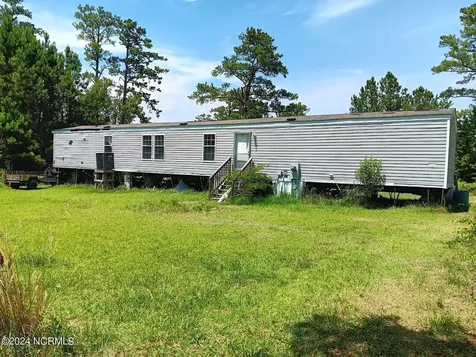 228 Hopkins Seafood Road Belhaven NC 27810
