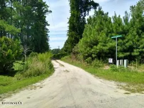 228 Hopkins Seafood Road Belhaven NC 27810