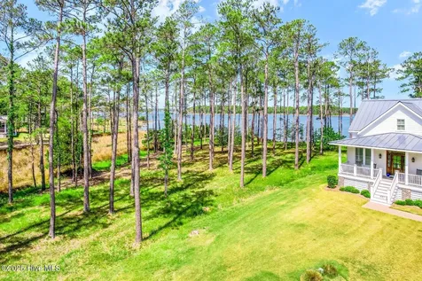 241 Oyster Point Road Oriental NC 28571