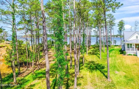 241 Oyster Point Road Oriental NC 28571