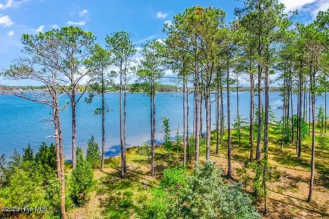 241 Oyster Point Road Oriental NC 28571