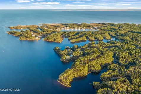 241 Oyster Point Road Oriental NC 28571