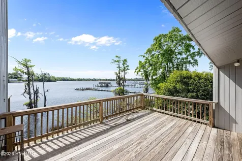 5 Batts Hill Road New Bern NC 28562