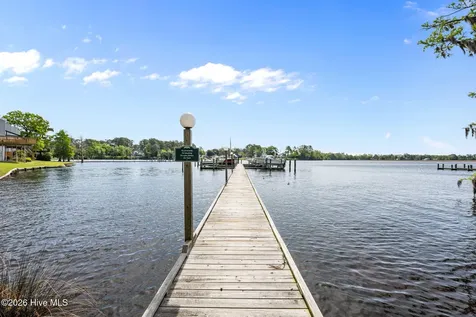 5 Batts Hill Road New Bern NC 28562