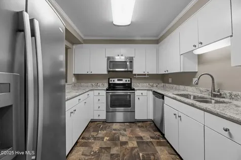 5 Batts Hill Road New Bern NC 28562