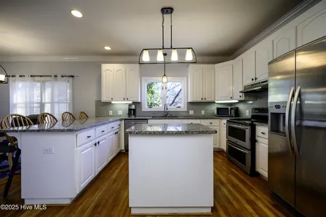 808 Llewellyn Drive Trent Woods NC 28562