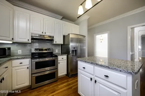 808 Llewellyn Drive Trent Woods NC 28562
