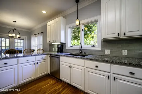808 Llewellyn Drive Trent Woods NC 28562