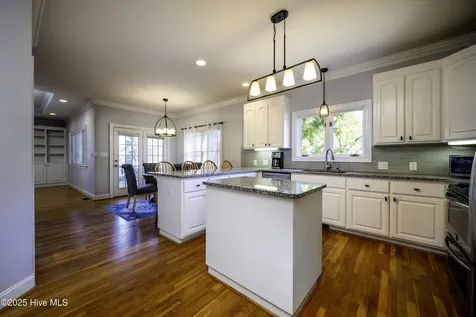 808 Llewellyn Drive Trent Woods NC 28562