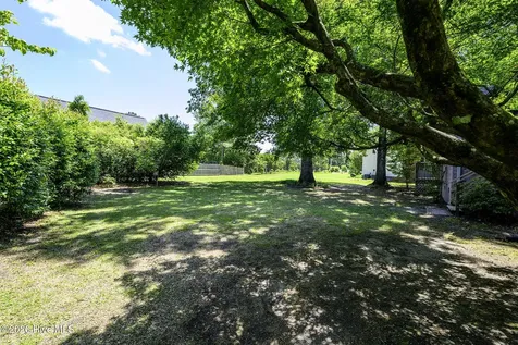 808 Llewellyn Drive Trent Woods NC 28562