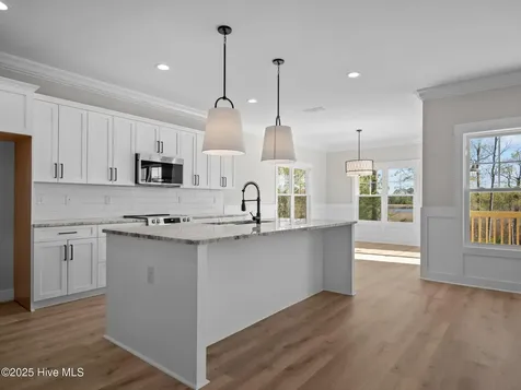 301 E Ivybridge Drive Hubert NC 28539