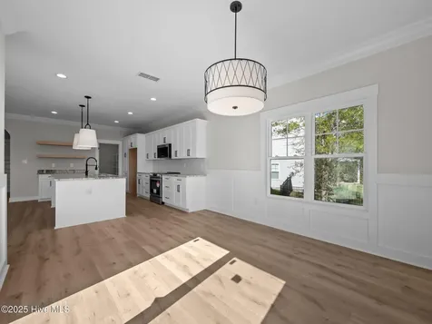 301 E Ivybridge Drive Hubert NC 28539