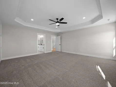 301 E Ivybridge Drive Hubert NC 28539