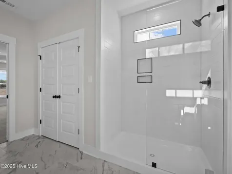 301 E Ivybridge Drive Hubert NC 28539