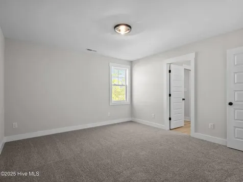 301 E Ivybridge Drive Hubert NC 28539