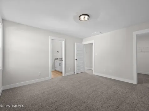 301 E Ivybridge Drive Hubert NC 28539