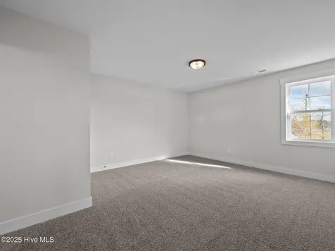301 E Ivybridge Drive Hubert NC 28539