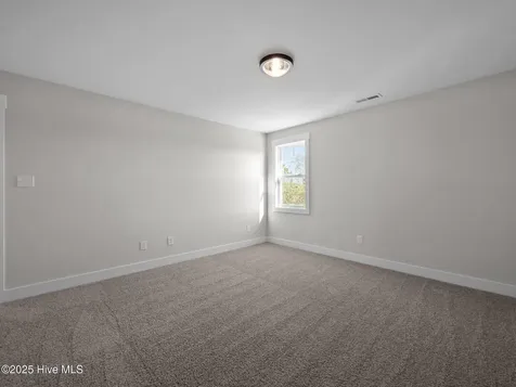 301 E Ivybridge Drive Hubert NC 28539