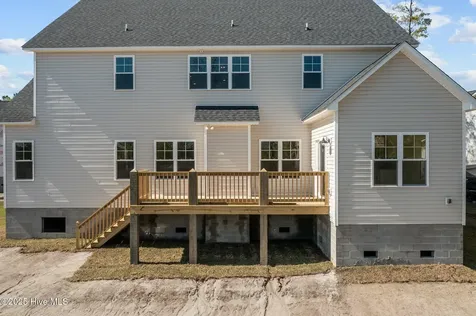 301 E Ivybridge Drive Hubert NC 28539
