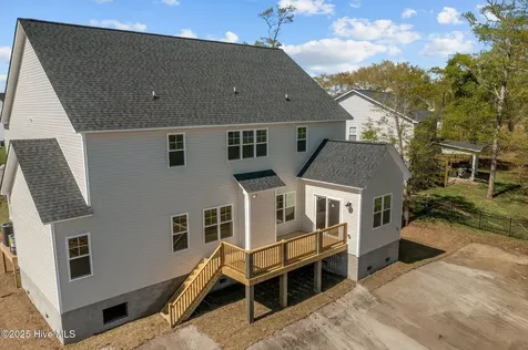 301 E Ivybridge Drive Hubert NC 28539