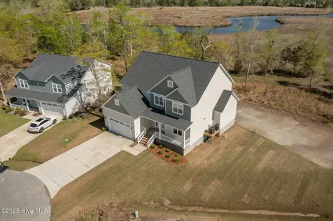 301 E Ivybridge Drive Hubert NC 28539