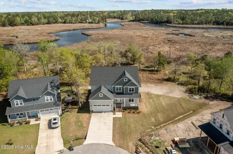 301 E Ivybridge Drive Hubert NC 28539