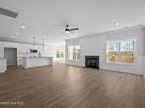 301 E Ivybridge Drive Hubert NC 28539