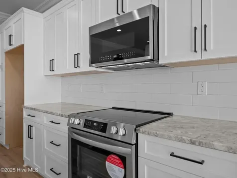 301 E Ivybridge Drive Hubert NC 28539