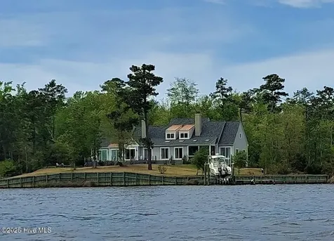 454 Baird Point Road Grantsboro NC 28529