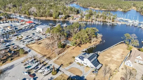 1238 Neuse Drive Oriental NC 28571