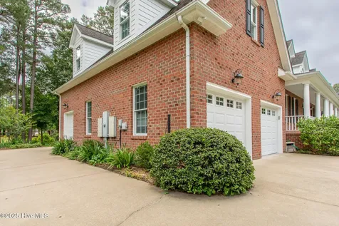 106 Reddes River Court Hertford NC 27944