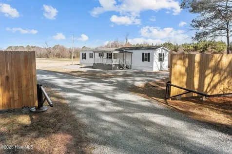 9572 Highway 41 Pink Hill NC 28572