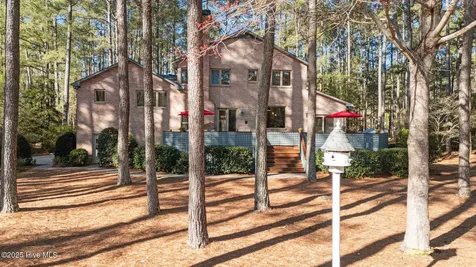 17 Mcmichael Drive Pinehurst NC 28374