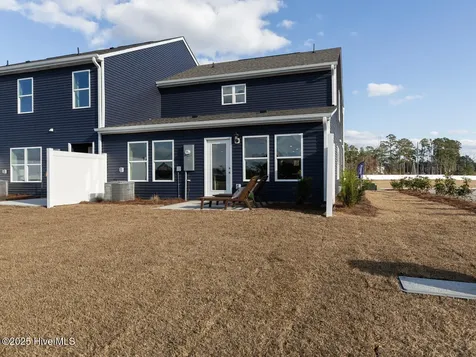 134 N Grassland Road Surf City NC 28445