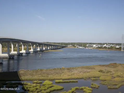 134 N Grassland Road Surf City NC 28445