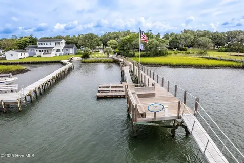 534 Sheldrake Court Beaufort NC 28516
