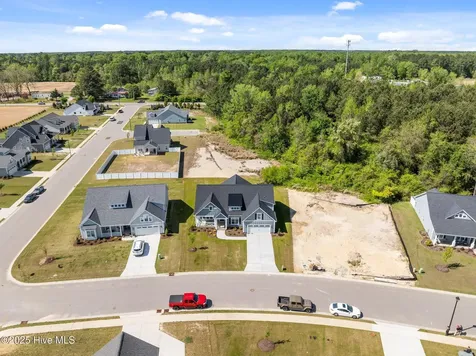 911 Hunter Grace Drive Winterville NC 28590