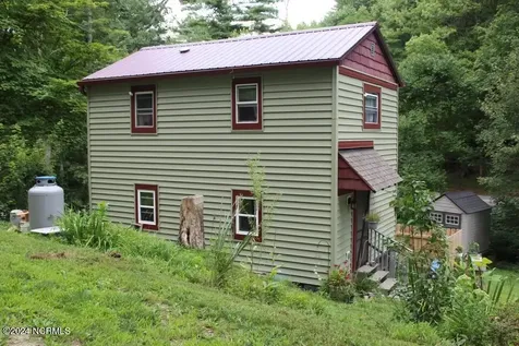 574 Pine Creek Road Cullowhee NC 28723