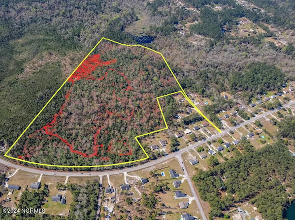 326 Sand Ridge Road Hubert NC 28539