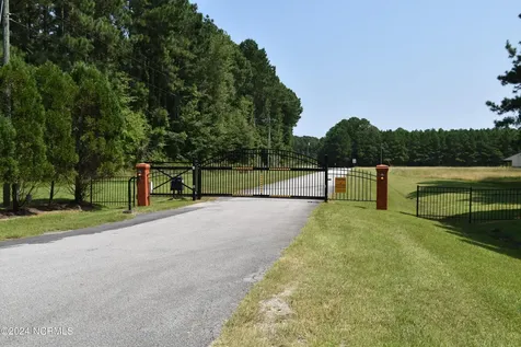 3 Alexander Drive Belhaven NC 27810
