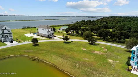 343 Kensington Place Newport NC 28570