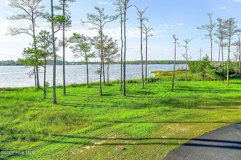 470 Ballast Point Oriental NC 28571