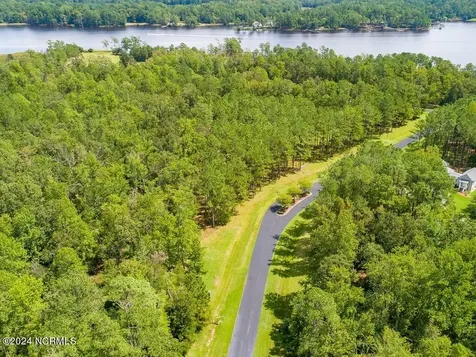 67 Highland Avenue Grantsboro NC 28529