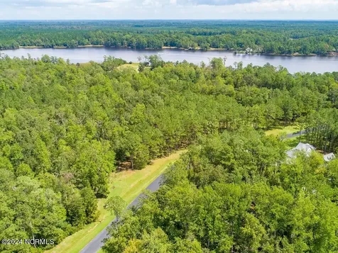 67 Highland Avenue Grantsboro NC 28529