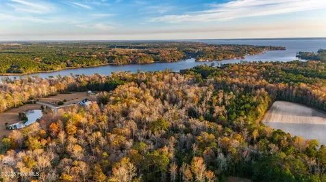 821 Bennett Neck Road Grantsboro NC 28529