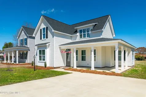 3842 W Wilson Street Farmville NC 27828