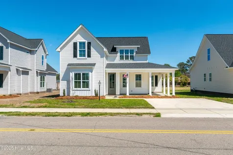 3842 W Wilson Street Farmville NC 27828