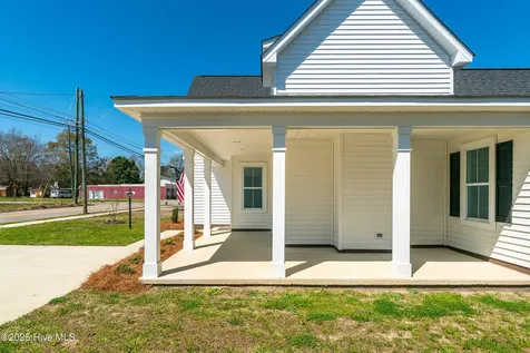 3842 W Wilson Street Farmville NC 27828