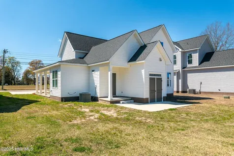 3842 W Wilson Street Farmville NC 27828